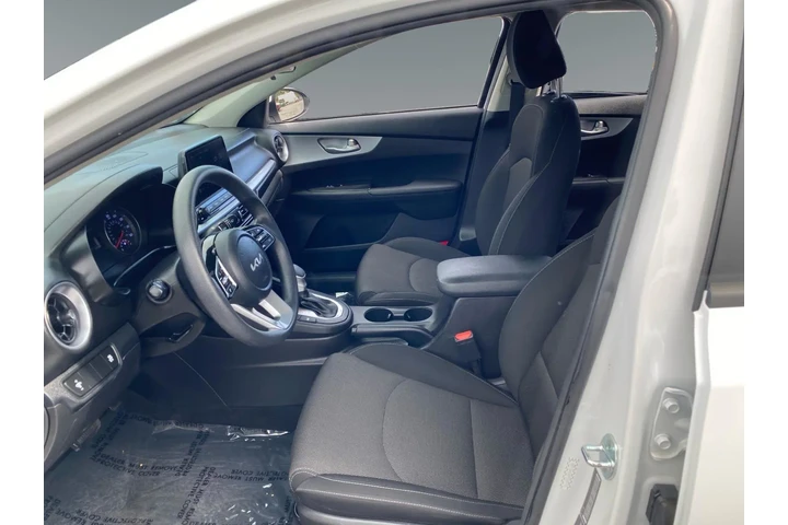 $20508 : Kia Forte 2023 image 9