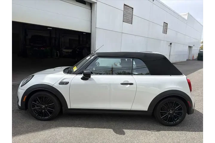 $32993 : MINI Convertible 2024 Cooper image 4