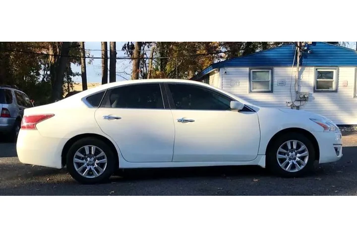 $7900 : 2015 Altima image 3
