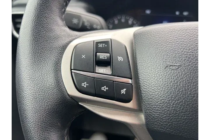 $32999 : Ford Explorer 2024 AWD XLT 4 image 9