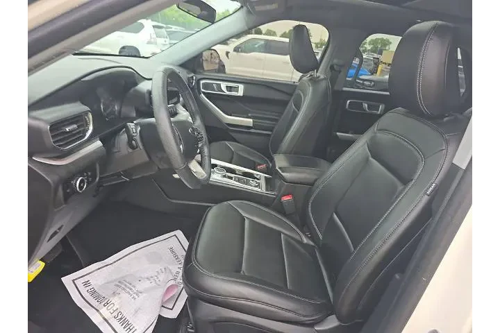 $30898 : Ford Explorer 2023 AWD XLT 4 image 7
