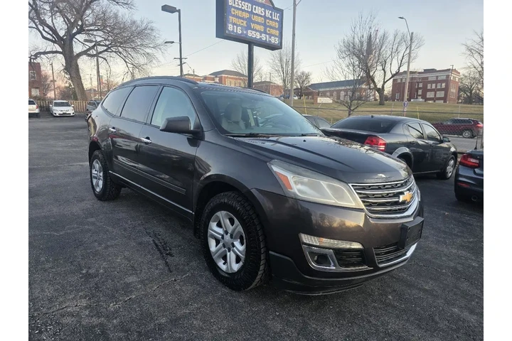 $5900 : 2017 Traverse LS FWD w/PDC image 5