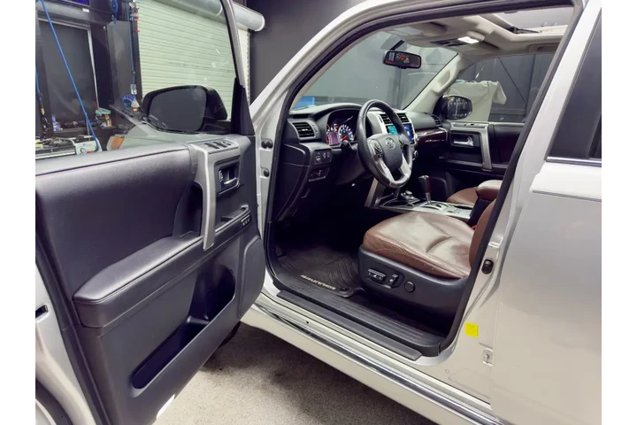 $25995 : 2016 4Runner image 9