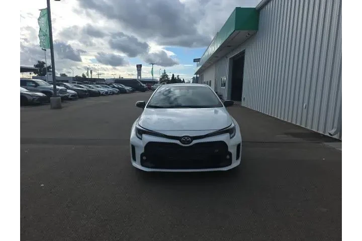 $35800 : Toyota GR Corolla 2023 AWD C image 2