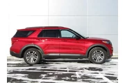 $33999 : Ford Explorer 2023 AWD XLT 4 thumbnail