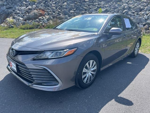 $28498 : PRE-OWNED 2022 TOYOTA CAMRY H image 3