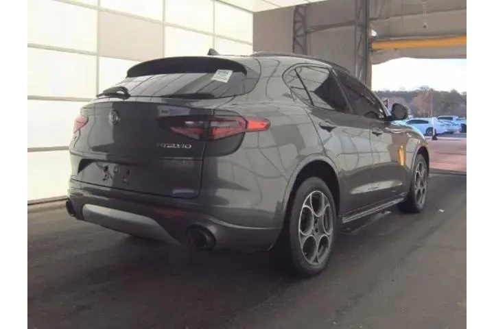 $17670 : Alfa Romeo Stelvio 2022 AWD image 2