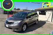 $11500 : 2011 TOYOTA SIENNA2011 TOYOTA thumbnail