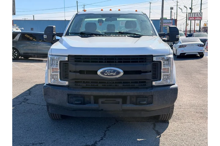 $21988 : 2018 Super Duty F-350 DRW image 2