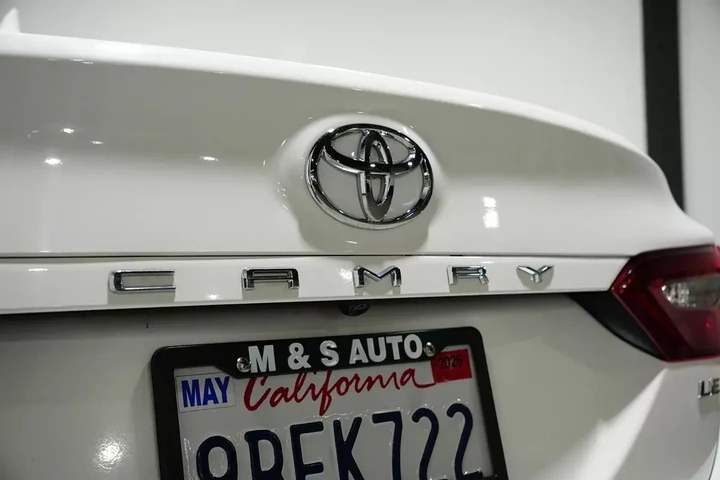 $16138 : 2019 Camry image 9