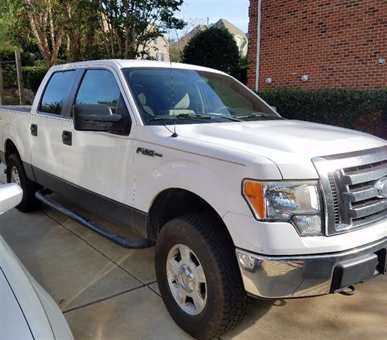 $9000 : 2010 Ford F150 XLT 4x4 4DR image 1