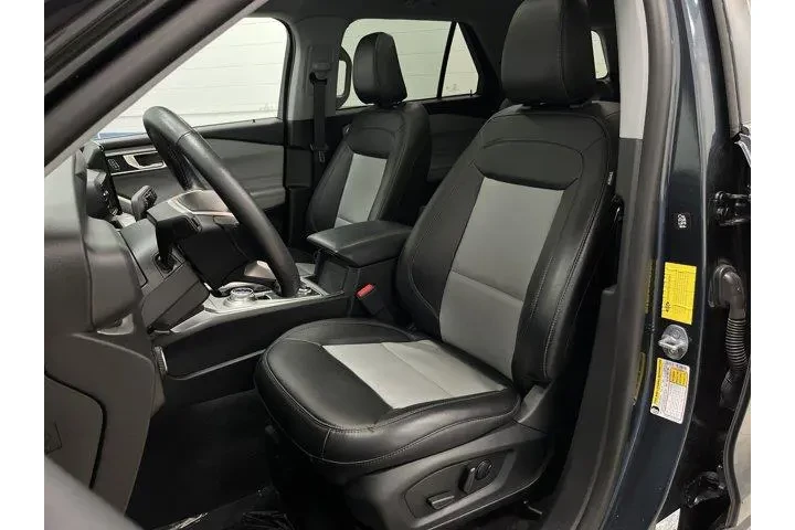 $33990 : Ford Explorer 2023 AWD XLT 4 image 4