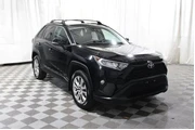 $29998 : Toyota RAV4 2021 AWD XLE Pre thumbnail