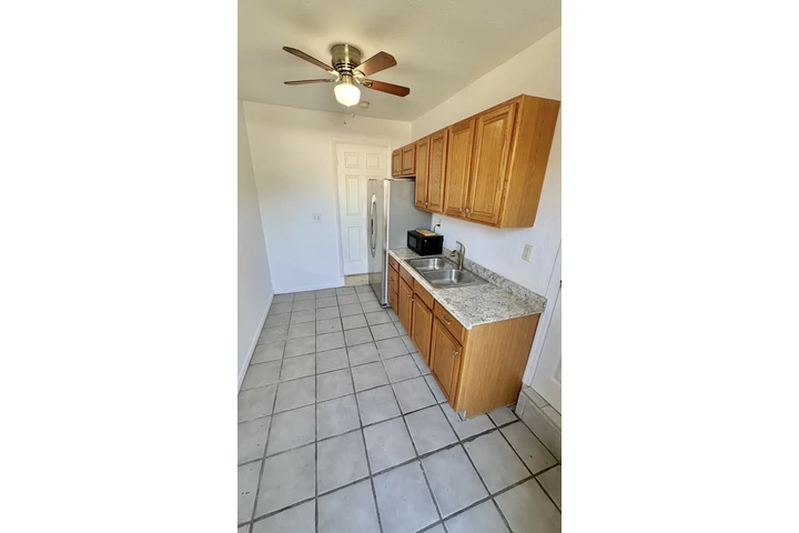 $1500 : Studio Efficiency para Renta image 8