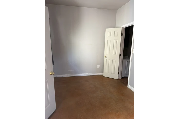 $975 : Cuarto privado -STUDIO NORCO image 1