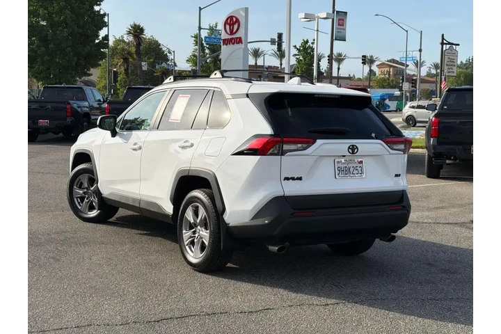 $29147 : Toyota RAV4 2023 XLE 4dr SUV image 10