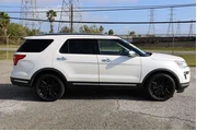$13857 : Ford Explorer 2018 AWD Plati thumbnail