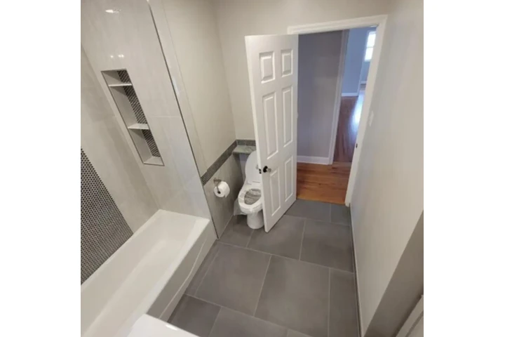 $2650 : Newly Remodeled image 5