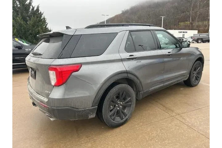 $28900 : Ford Explorer 2023 AWD XLT 4 image 7
