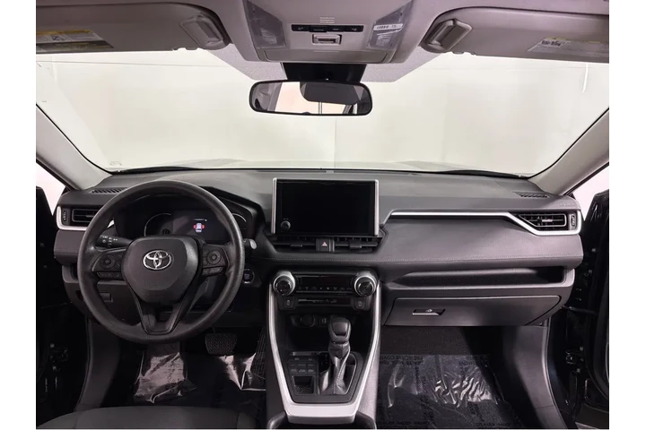 $35989 : Gold Certified2025 RAV4 XLE image 4