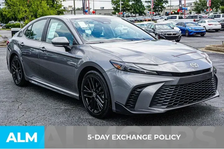 $26920 : Toyota Camry 2025 SE 4dr Sed image 4