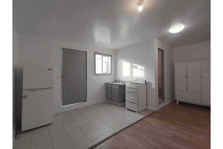 $1400 : Teresa image 1