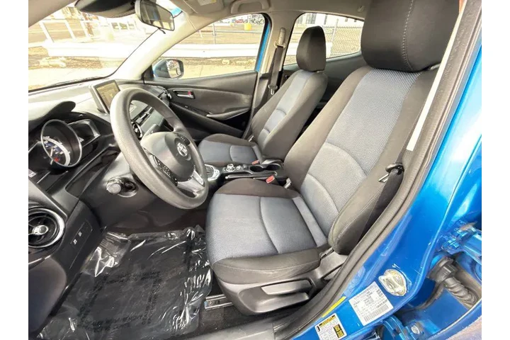 $9995 : 2017 Yaris iA Base image 10