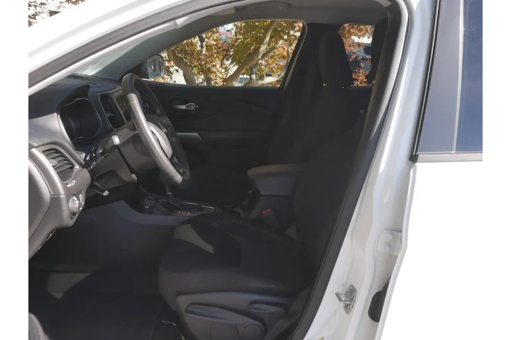 $17372 : Jeep Cherokee 2020 4x4 Latit image 3