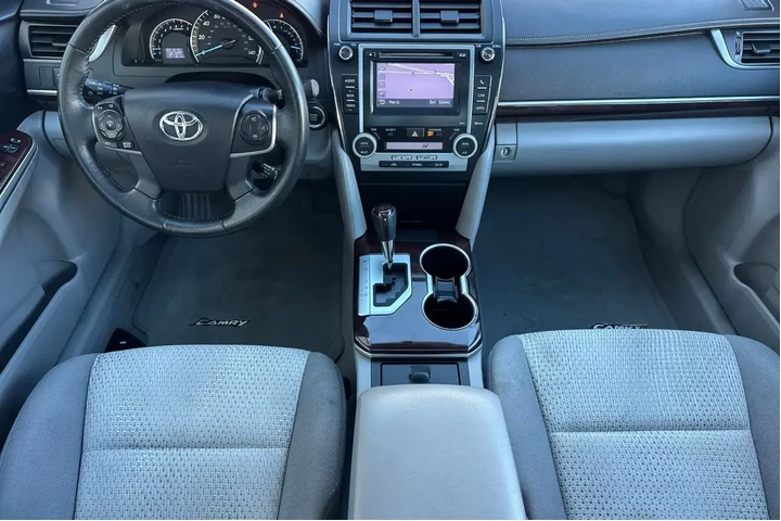 $14000 : Toyota Camry 2014 XLE 4dr Se image 6