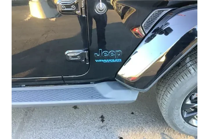 $33950 : Jeep Wrangler Unlimited 2021 image 9