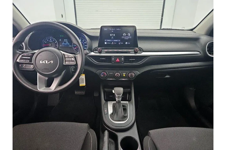 $17998 : Kia Forte 2023 LXS 4dr Sedan image 9