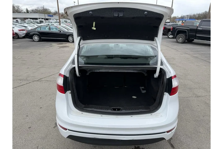 $5450 : 2015 Fiesta SE image 7