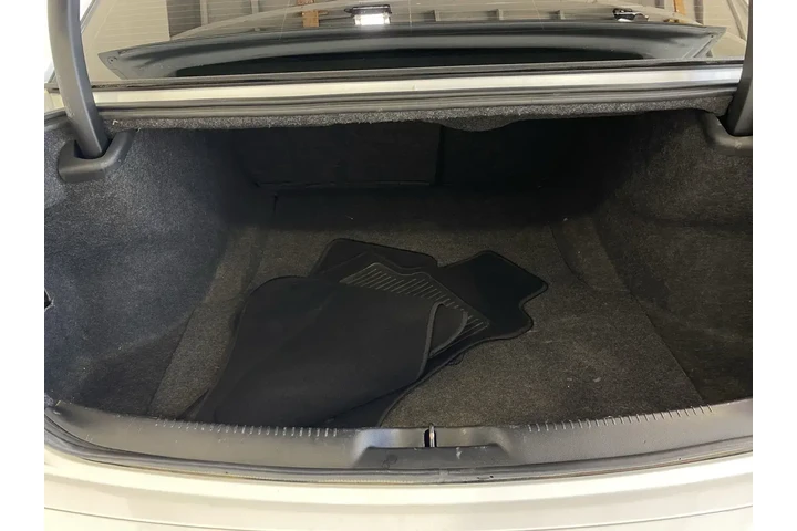 $18991 : Chrysler 300 2019 AWD S 4dr image 8