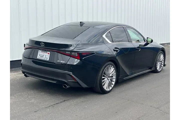 $32994 : Lexus IS 300 2023 4dr Sedan image 6