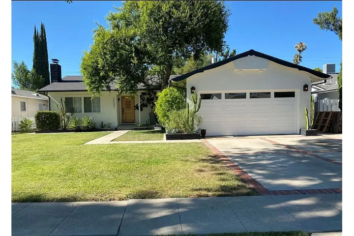 $3950 : Charming Single-Family home image 10