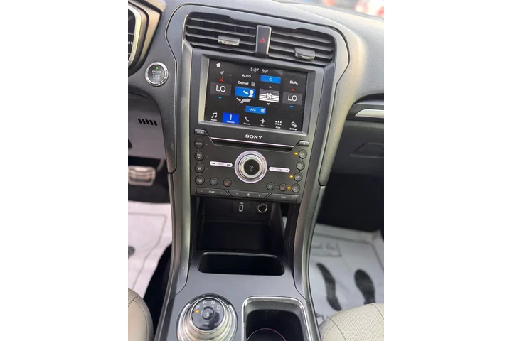 2017 Fusion Titanium AWD image 4