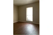 $900 : Rental property with 2 bedro thumbnail