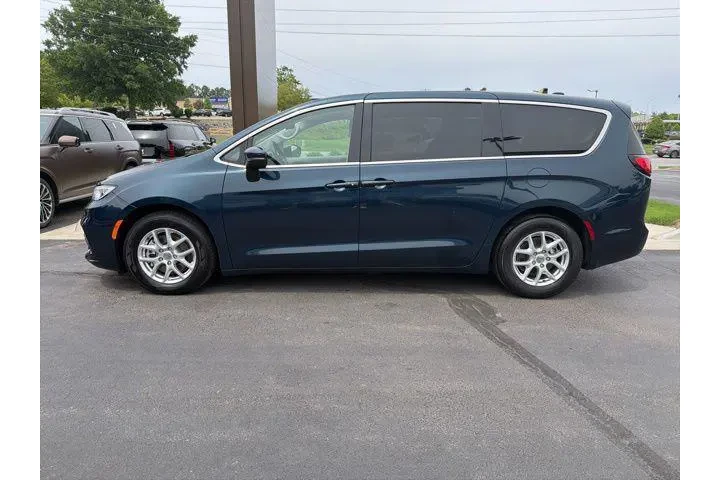 $24333 : Chrysler Pacifica 2023 Touri image 4
