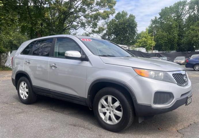 $7500 : 2011 Sorento LX image 1