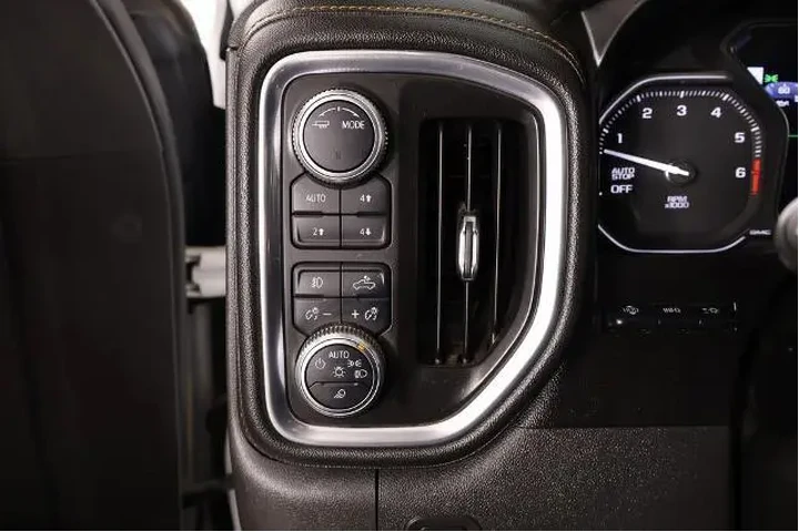 $33159 : GMC Sierra 1500 2020 4x4 AT4 image 8