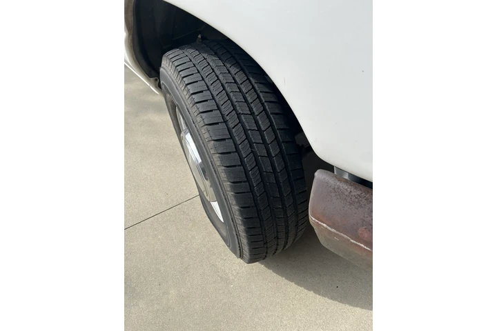 $3800 : Cargo van 2005 image 1