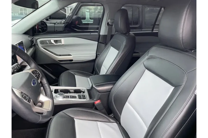 $33088 : Ford Explorer 2023 XLT 4dr S image 3
