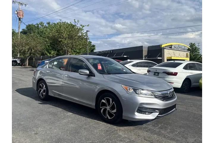 $13995 : 2017 Accord LX image 4