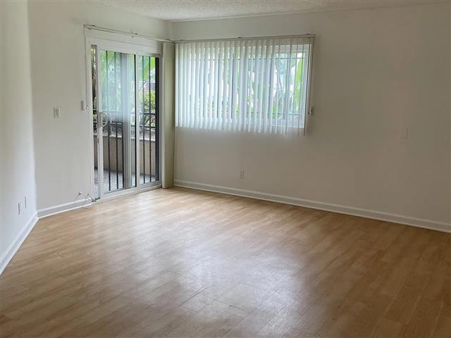 $1500 : Beautiful 1 bed 1 Bathroom image 3