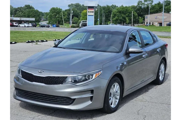 $9995 : 2017 Optima LX image 4