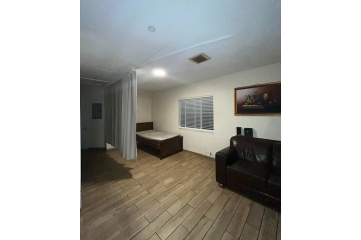 $650 : Rento sala image 4