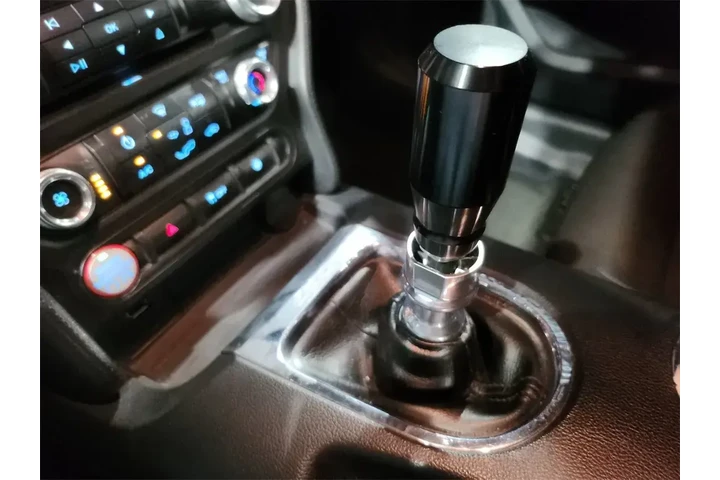 $14500 : Ford Mustang 2015 V6 2dr Fas image 9