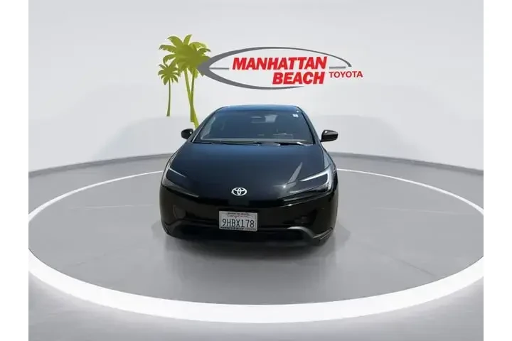 $28995 : Toyota Prius 2023 LE 4dr Hat image 1