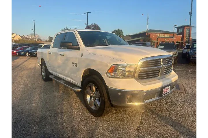 $15790 : Ram 1500 2017 4x2 SLT 4dr Cr image 3