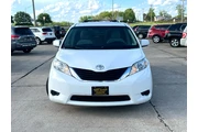 $7999 : 2013 Sienna LE FWD 8-Passenge thumbnail